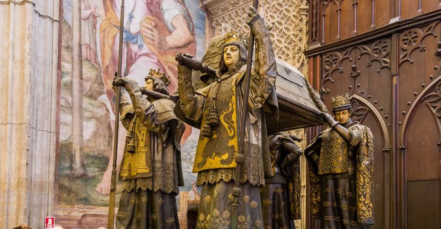 Seville: Small-Group Cathedral and Giralda Tour with Tickets - Why the Cathedral and Giralda belong together