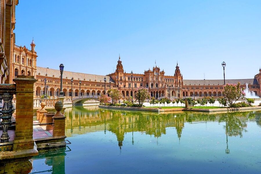 Seville: Small-Group City Highlights Walking Tour - Plaza de España is the right ending