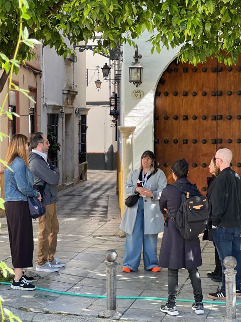 Seville: Small Group Jewish Quarter Tour with Tapas & Drinks - Key points to know