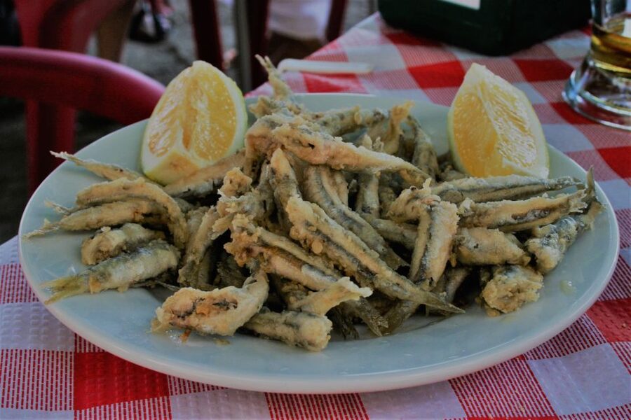 Seville: Tapas and Flamenco Experience - Why Triana makes a good tapas setting
