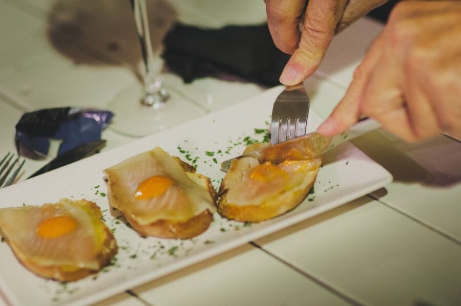 Seville: Tapas Tour Across the River in Triana - Guide quality and the small-group advantage