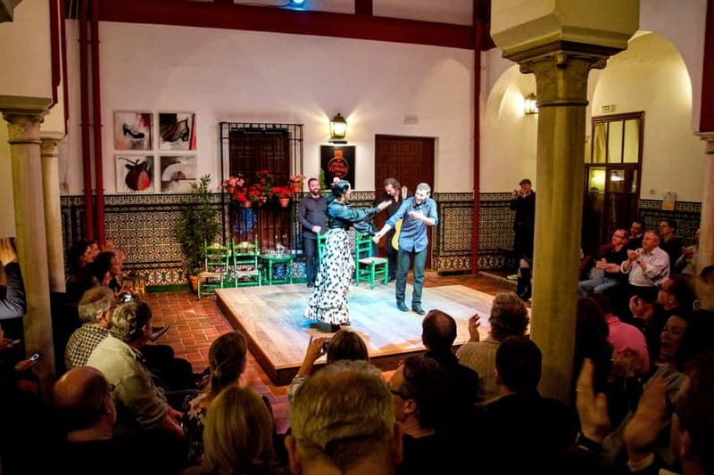 Seville: Tapas Walking Tour with Traditional Flamenco Show - La Casa del Flamenco: a close-up performance