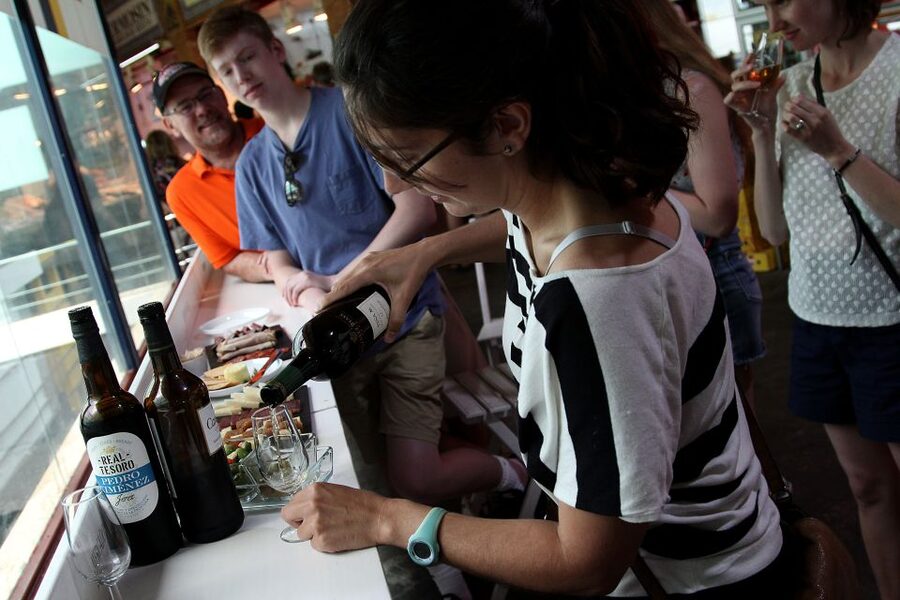 Seville: Triana Market Tour with Tastings - Timing, comfort, and accessibility