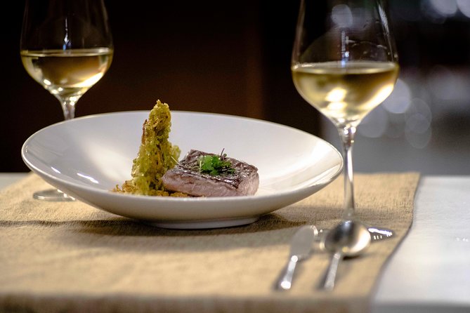 Seville Wine & Gourmet Tapas Tour by Food Lover Tour - Why the guide can make or break the night