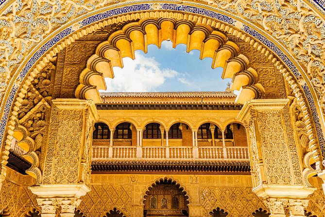 Skip the Line Seville Alcázar, Cathedral & Giralda Guided Tour - Moving into Seville Cathedral