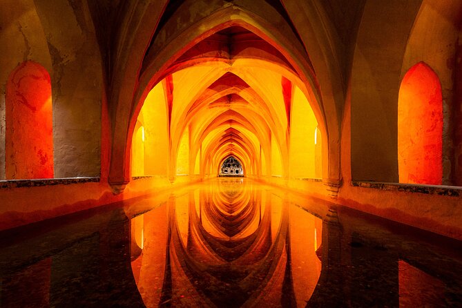 Skip the Line Seville Alcázar, Cathedral & Giralda Guided Tour - Entering through the Puerta del León