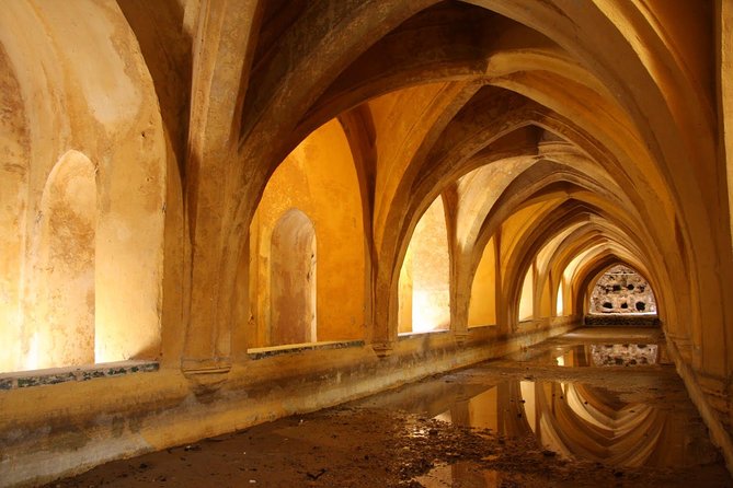 Small-Group Alcazar of Seville Guided Tour with entry ticket - The Gothic Palace and Maria Padilla Baths