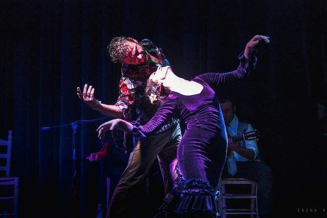 Tablao Flamenco Orillas de Triana Ticket - What Happens From the First Guitar Notes to Bulerías