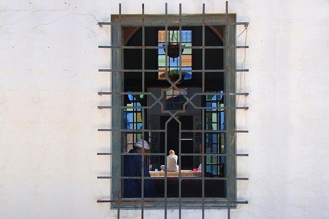 Tangier Day Trip from Seville with Lunch Included & Local Guide - Why this Seville to Tangier trip is tempting