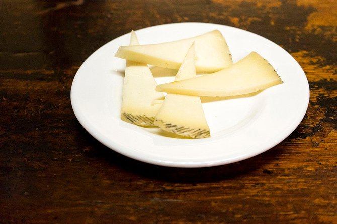 The Seville Tapas Crawl Tour by Food Lover Tour - What the walk adds to the meal