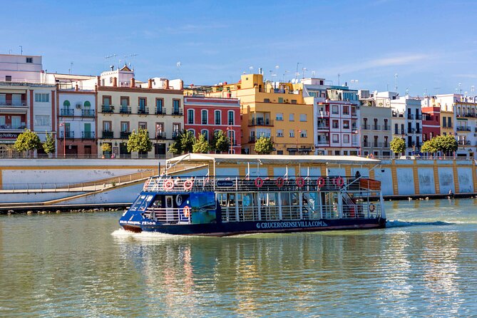 Tour in Seville Tourist Bus, Panoramic Cruise and Walking Tour - Triana, across the river