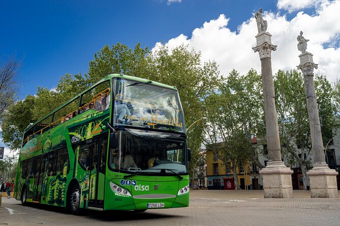 Tour in Seville Tourist Bus, Panoramic Cruise and Walking Tour - A one-hour cruise along the Guadalquivir