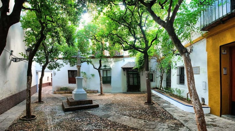 Tour Sevilla de las 3 Culturas - Start at Plaza de San Francisco with Seville’s layers in mind