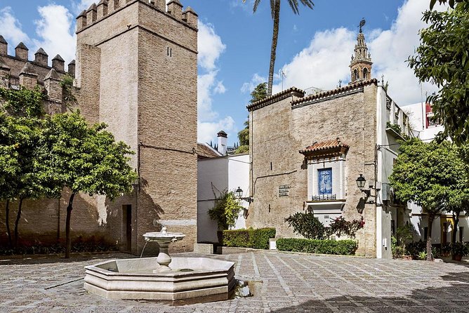 Tour Seville Complete and Jewish Quarter Santa Cruz - Alcázar walls and the Patio de Banderas