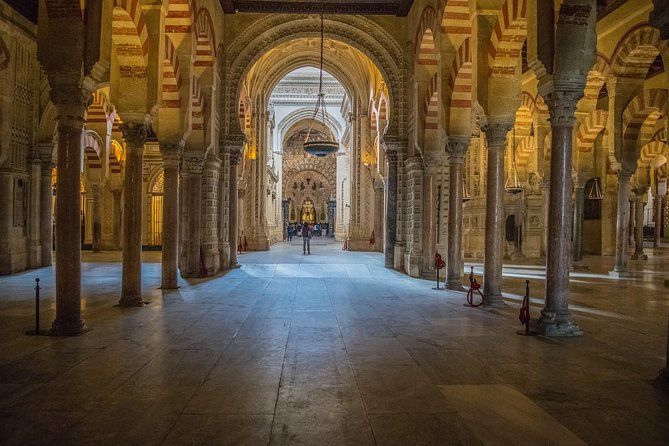 Tour to the Mosque-Cathedral of Córdoba with admission included - Inside the Mosque-Cathedral with an official guide