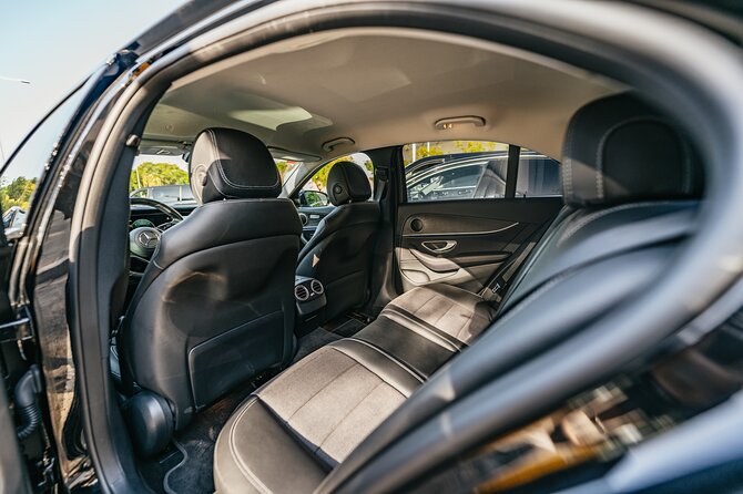 Transfer Hotel Seville-Seville Airport - The drivers: punctual, polite, and often helpful