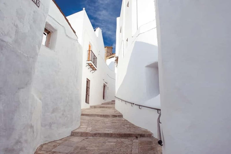 Vejer and Conil: Tour from Jerez, El Puerto, Cádiz, Chiclana - Taking in the views from Vejer’s old walls