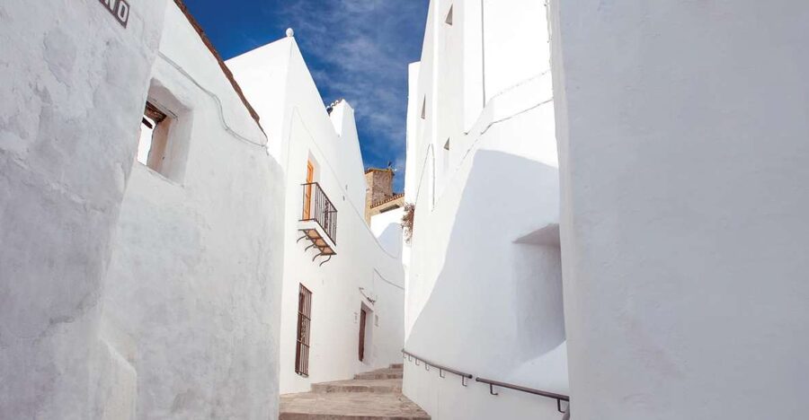 Vejer de la Frontera (Cádiz): Historical Walking Tour - The former mosque and Church of Divino Salvador
