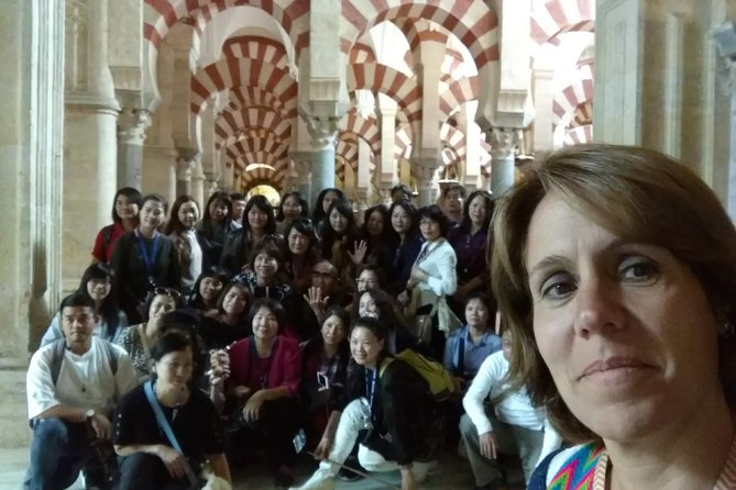 Visit Cathedral Mosque with official guide. Small groups - Is $44.46 a fair price?