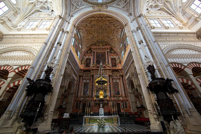 Visit in Spanish to the Cathedral Mosque. Does not include entrance ticket - Stop two: the Orange Tree Courtyard