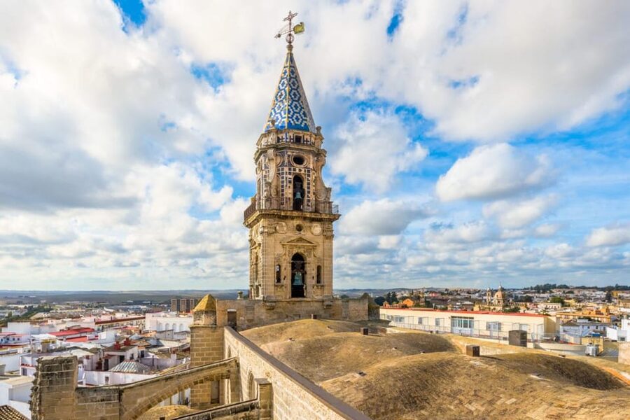 Visit to the Church of San Miguel - The main church and Martín Montañés’s altarpiece