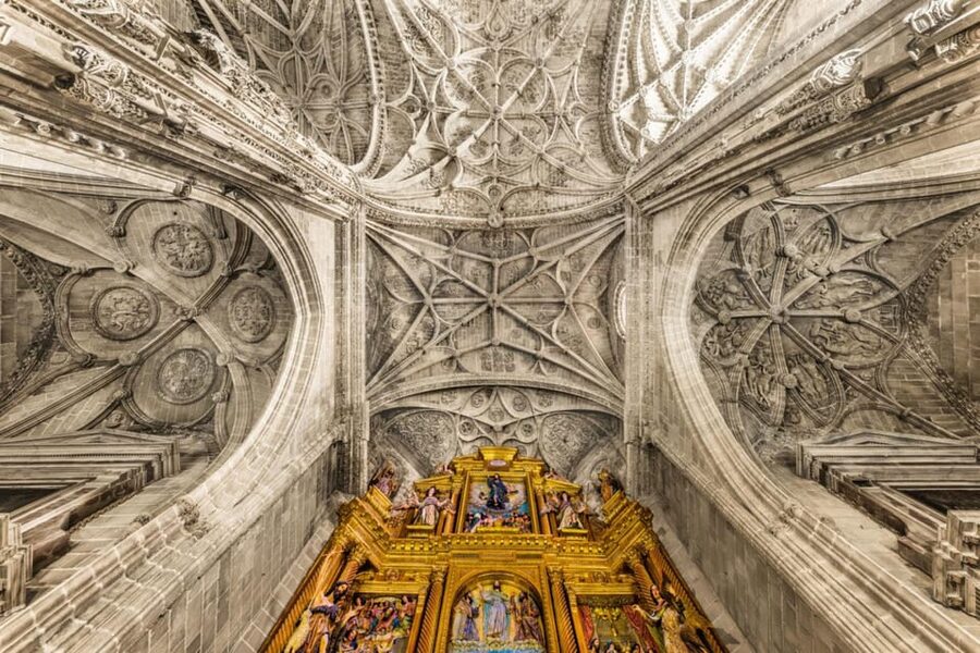 Visit to the Church of San Miguel - The sacristy and its sacred art collection