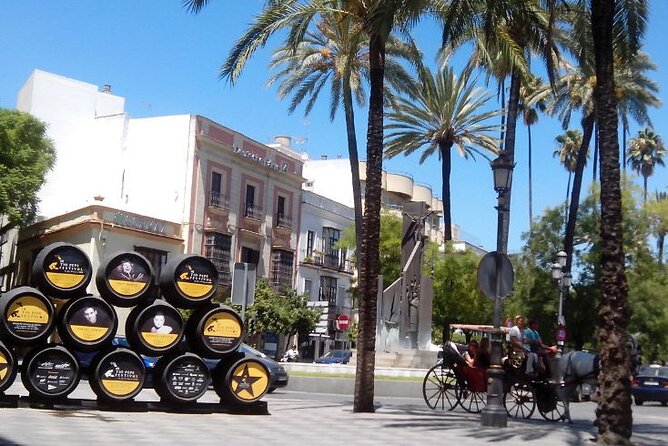 Walking tour in Jerez - The Alcázar from the outside