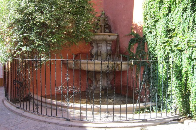 Walking tour through the old Jewish quarter of Santa Cruz. - Murillo, memory, and the artistic side of Seville