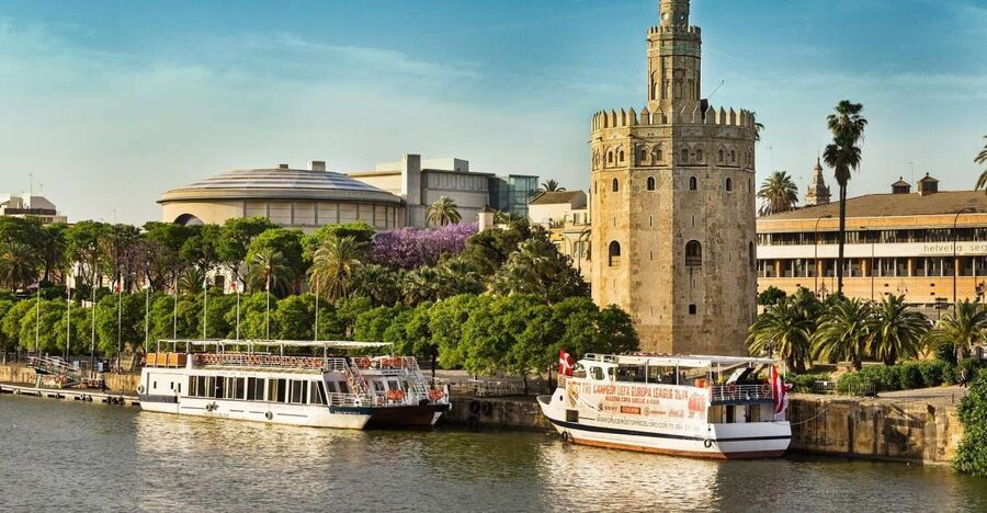 Welcome to Seville: Private Tour with a Local Host - History and architecture with Vincent, Miguel, or Pablo