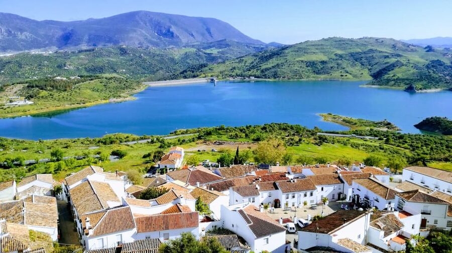 White Villages and Ronda Day Trip from Seville - Sierra de Grazalema, the mountain road into Andalusia