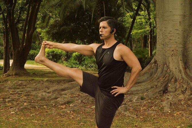Yoga at María Luisa Park in Seville - Yoga beneath the trees of María Luisa Park