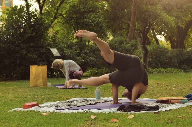 Yoga at María Luisa Park in Seville - Why the park setting changes the experience