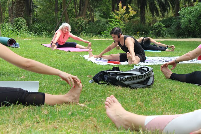Yoga at María Luisa Park in Seville - Mats, clothing, and comfort